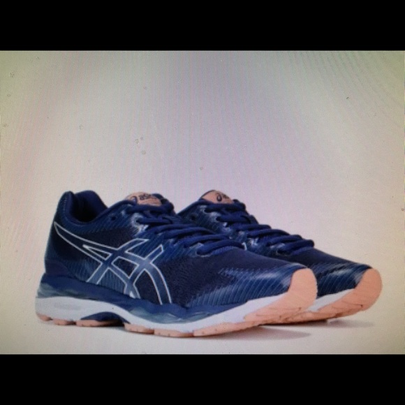Asics Shoes - WOMEN'S ASICS RUNNING SHOES SIZE 7 1/2. NEW